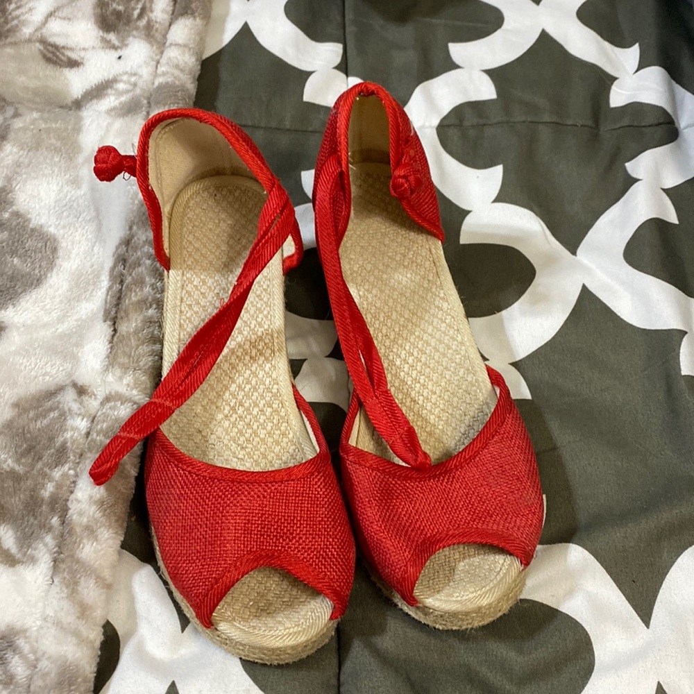 Read, wedge, sandals, size 7